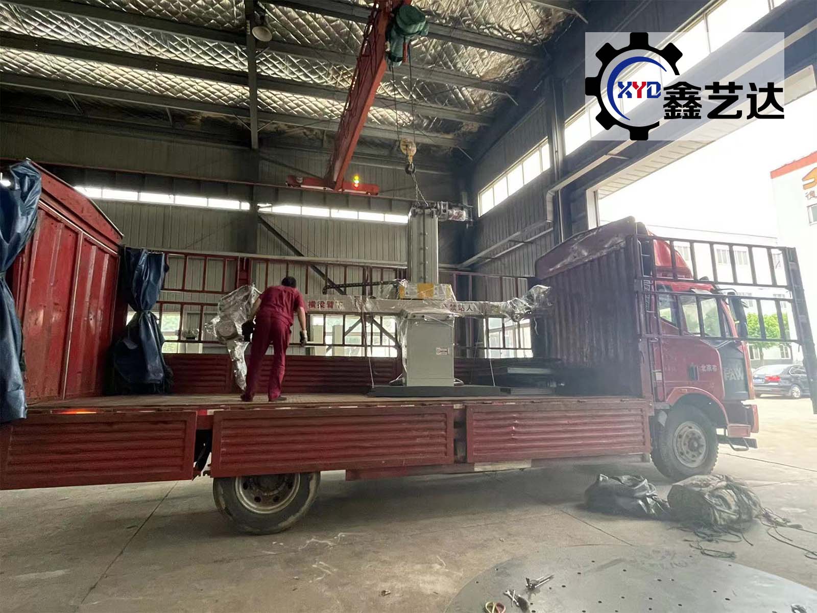 月底沖刺！泰州客戶罐體封頭一體拋光機順利發貨